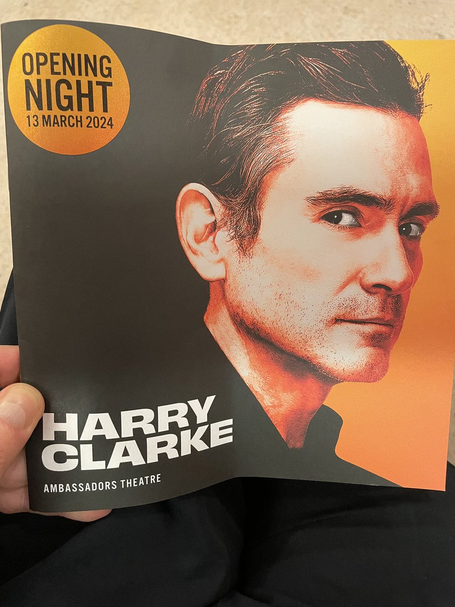 This evening’s West End jaunt, was to experience Billy Crudup’s mellifluous delivery of a mad-cap monologue entitled HARRY CLARKE, which had its press night opening at The Ambassadors Theatre. Boy oh boy, did he deliver! @LBO_Theatre @JoAlanPR #WestEnd #Theatre #Comedy #Drama