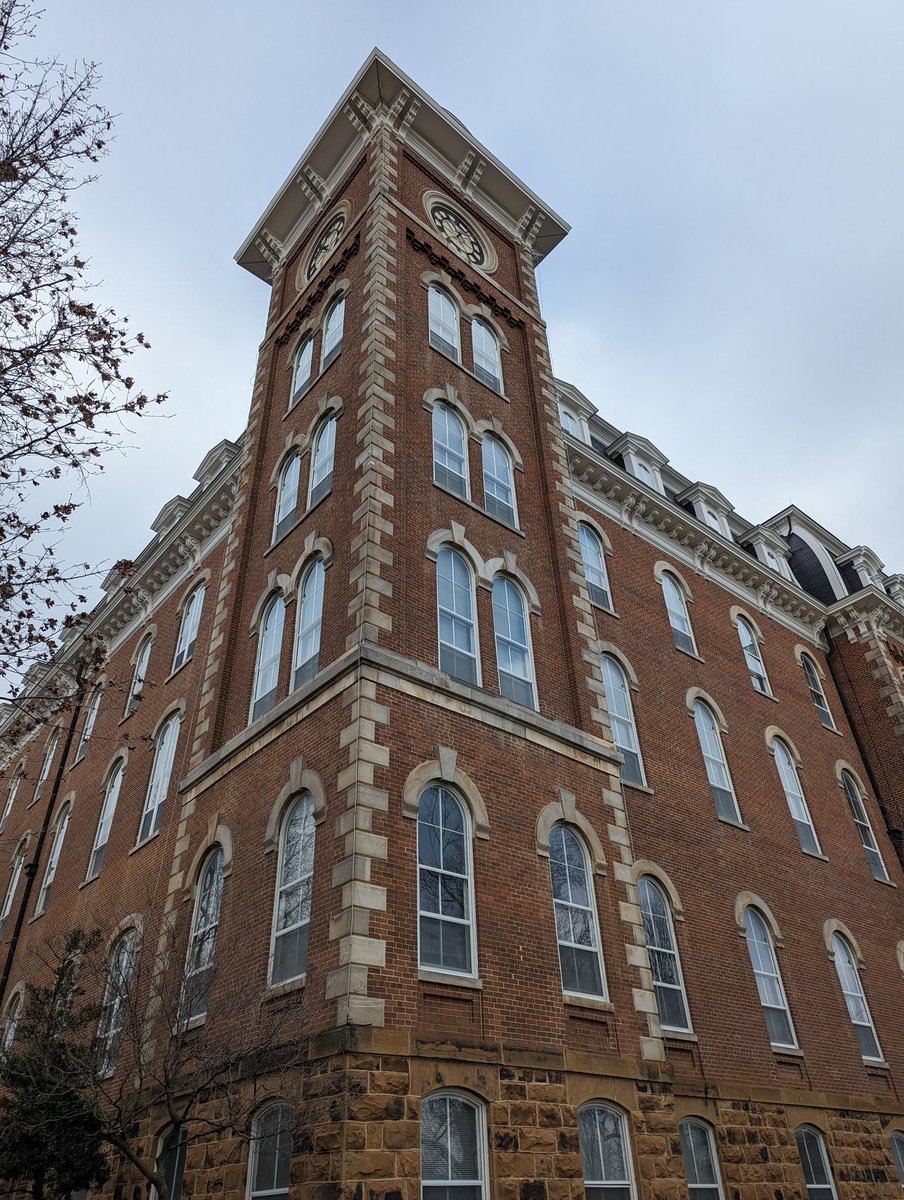 FloodHydrology's tweet photo. Had a great morning visiting UARK!  

Got to meet @Howell_UofA_BAE and retrieve an old award.  Excited to see @UarkBENG grow over the next few years!

Also, got to visit the @speirsquad lab -- Shannon and company are absolutely killing it! https://t.co/BrrMrPMNpG