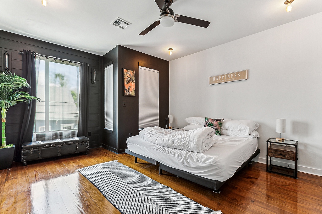 galianorealtors's tweet photo. This duplex is the 3 M's...Modern, Move-In Ready, Mid-City!! Featuring 3 beds and 2.5 baths on each side.
More details β¬οΈ
https://t.co/3Fb6u1P1MT
#RealEstate #realestateagent #realestateinvestment #realtor #NewOrleans #nolarealestate #nolarealtor #galianorealty https://t.co/6FL4xWhqOZ
