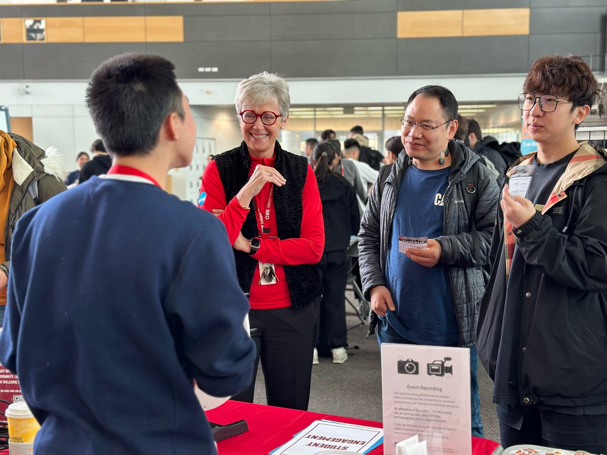 Happy #SFUSpiritDay! I had a lot of fun at the @sfusurrey campus today—thanks to all the students, faculty and staff who dressed up and showed your spirit.