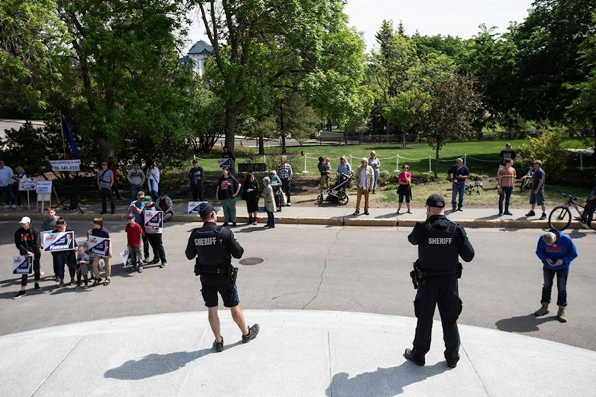 Lacombe Express tweet media