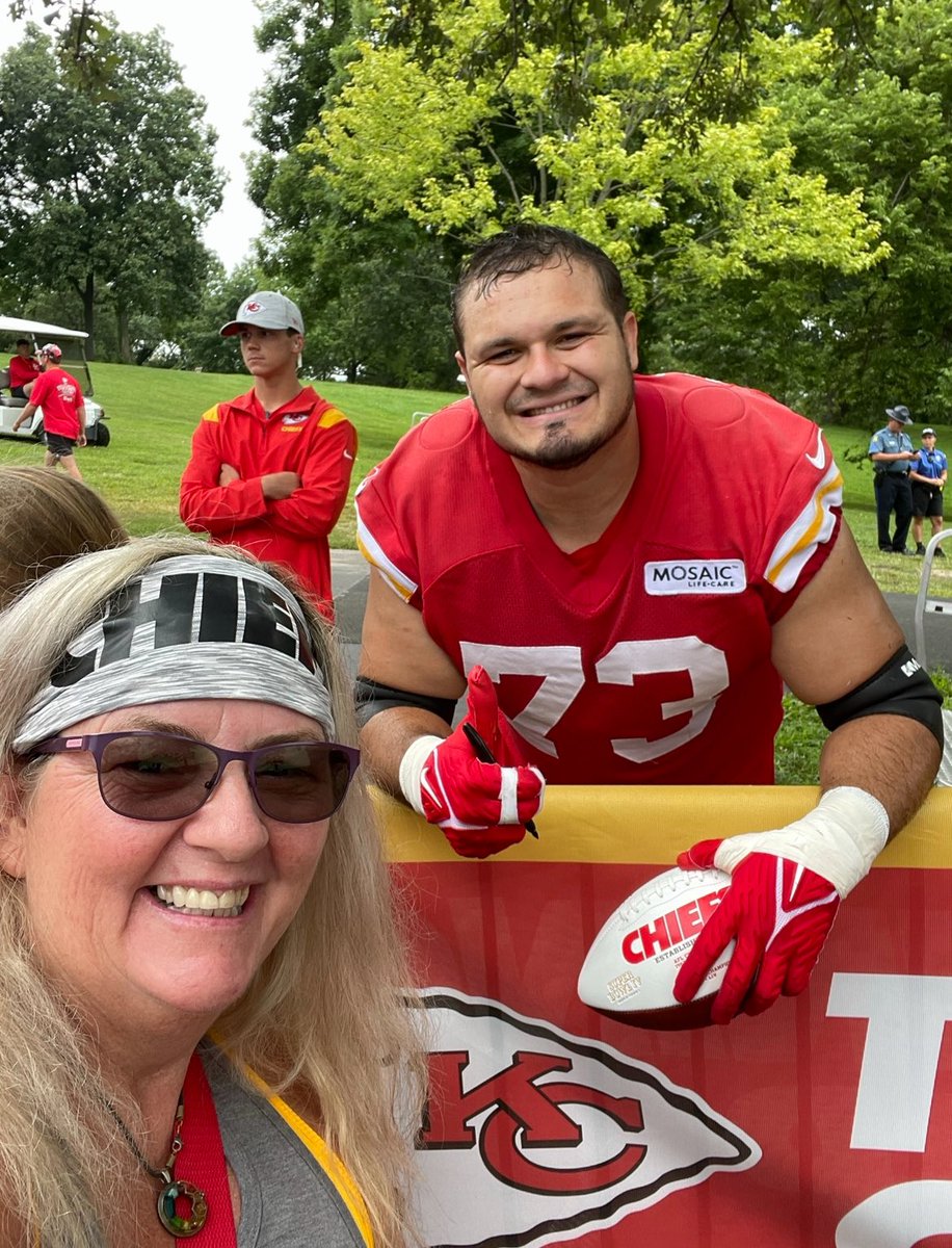 itstish's tweet image. My draft pick on stage in Nashville 2019. I didn’t get to pick him per se but I announced his name on stage and it was cool! Nick has played his heart out for KC. #ChiefsKingdom #foreverachief #Threetimechamp go be great! I’ll be following you!