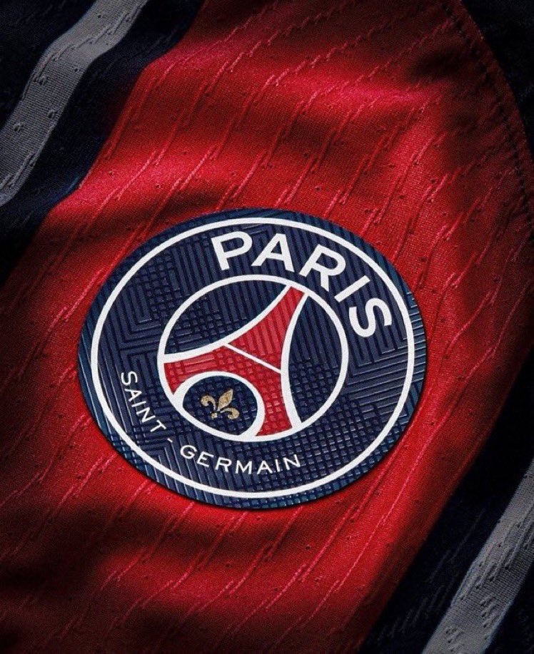 🚨🚨Pour fêter notre victoire et la qualification en demi finale de la CDF, aucun supporter du Paris Saint-Germain doit avoir moins de 10k abonnés ! 

Commente ce tweet en disant « je fb » et follow tout ceux qui like le commentaire.

FAV + RT pour la visibilité ❤️💙

#PSGOGCN