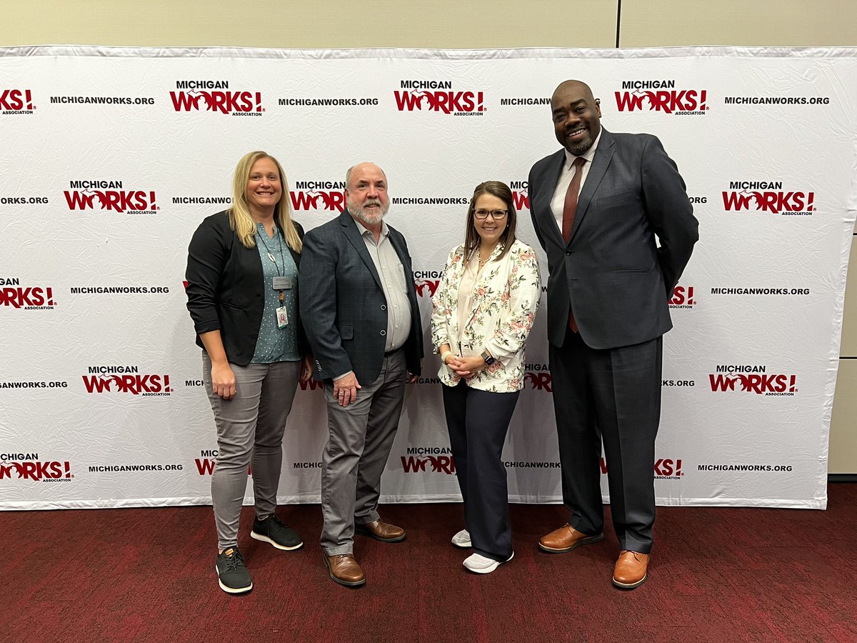 CoachVTweets's tweet image. Had a great day representing the Workforce Board for Michigan Works! Southeast! #MIWorks #LegislativeDay