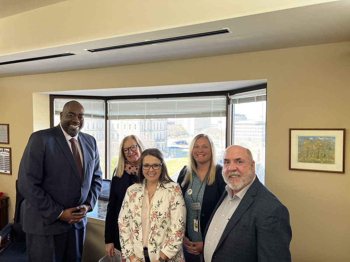 CoachVTweets's tweet image. Shout out to Legislators and staffers who took the time to meet with us today! We didn’t get a picture with everyone but appreciate you all the same!  #MIWorks #LegislativeDay