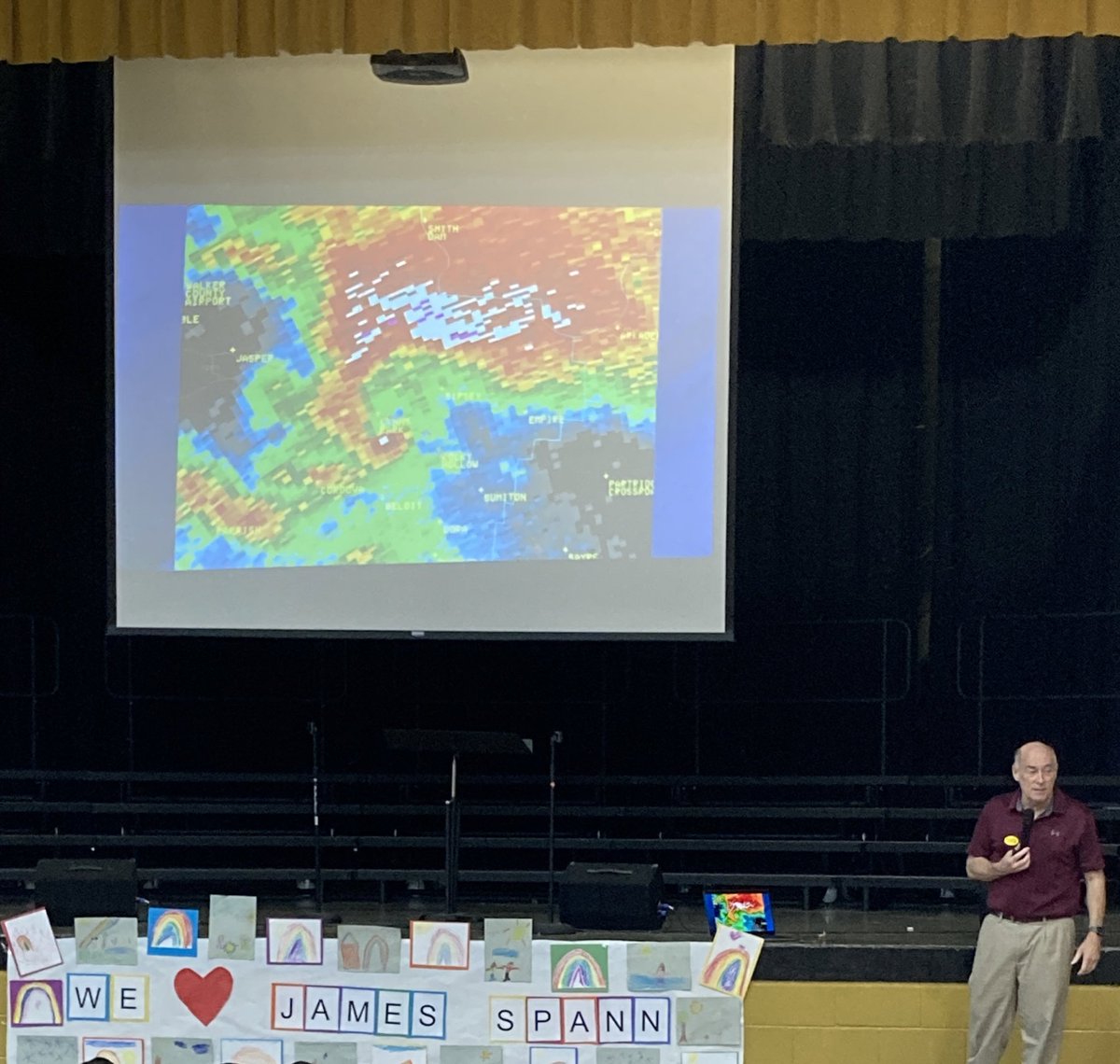 krnlttn's tweet photo. Alabama royalty visited the OES today! And I got to hang out with Kindergarten for a couple of minutes. Awesome presentation! #OxfordCitySchools #OxfordElementarySchool #OES #OCS #GoBigO https://t.co/pcyfKlunNm