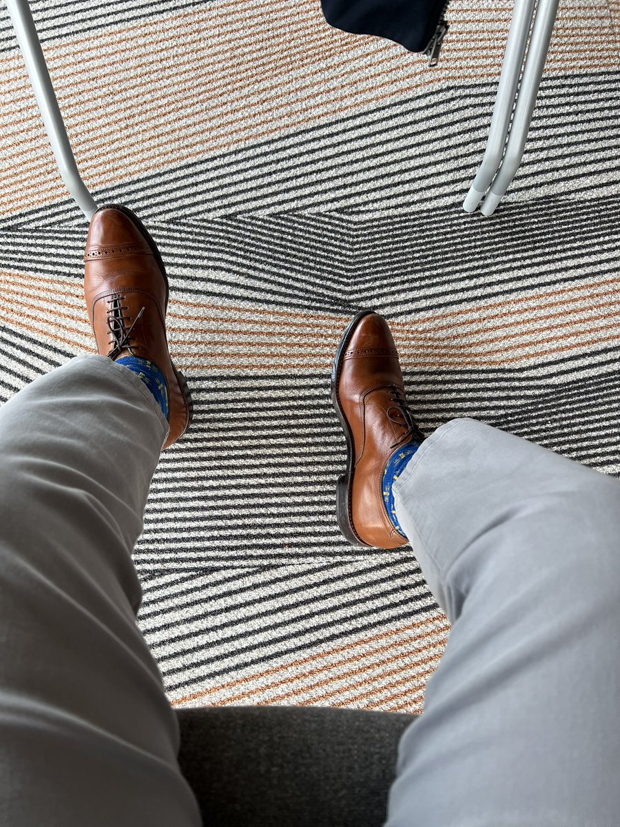 fabianwilliams's tweet photo. Today was super busy, just getting a break since 0630 this morning 🌅 at #MVPSummit , but the great @MVPAward #MVPs have made it so much easier with all their participation and #GreatFeedback oh &amp; by the way Day 2 👞 of the day is @AllenEdmonds #FifthAvenue @catpaint1 ? #MVPBuzz https://t.co/hPlnZQ6l0U
