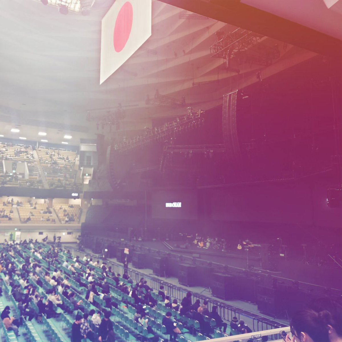 701kz's tweet photo. #iri_武道館
iri初の日本武道館公演。
メジャーデビュー8年間を振り返るセトリで会場は大きいけど等身大の人柄が現れたライブでした。 https://t.co/FyfH0iuXSq