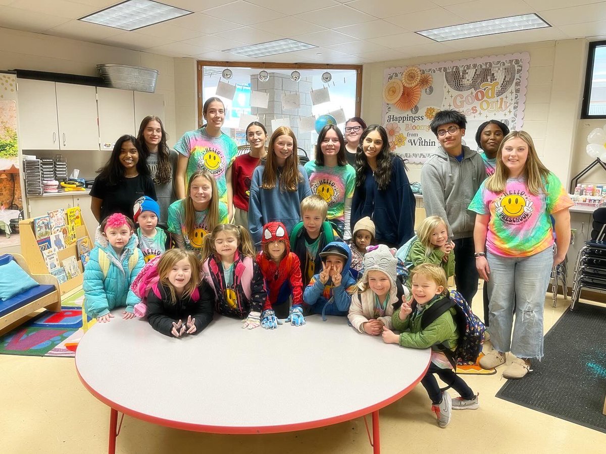 Sara Consdorf tweet media