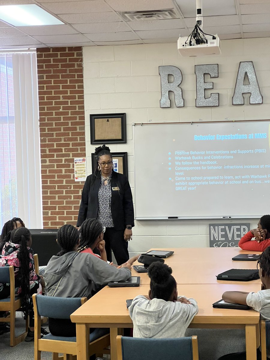 CoachJ81's tweet photo. I enjoyed going out to the Elementary School today with our 6th grade counselor to discuss the expectations of Middle. #rising6thgraders📚  #DeanOfStudents https://t.co/n2pvUoaRb5