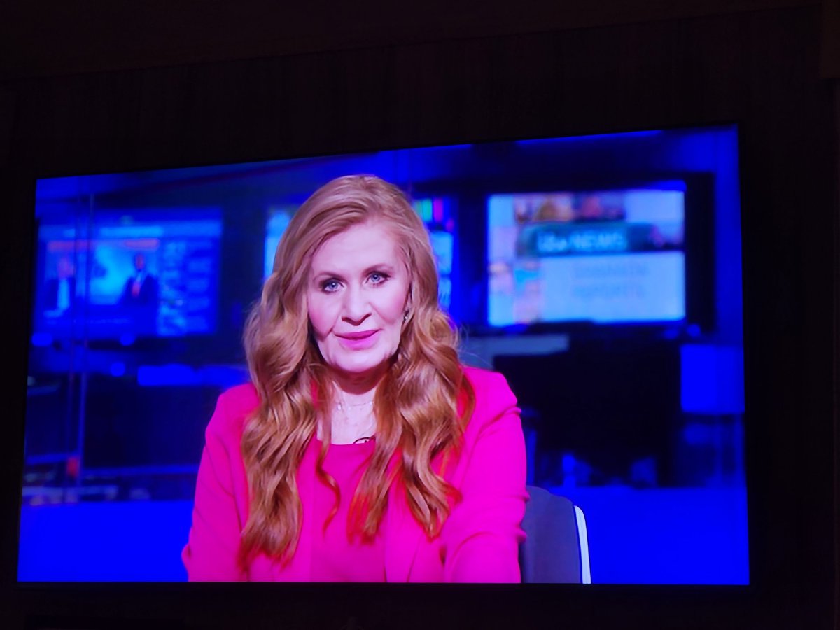 Isn't she,.... pretty in pink! @Claire_journo good to see you on the box, usually don't due to streaming! Well done
