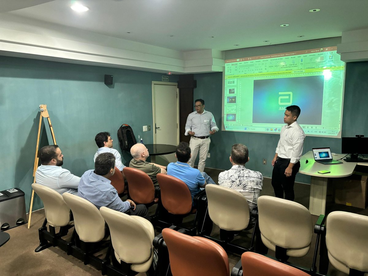 With the assistance of <a href="/EWacatossi/">Eduardo Wacatossi</a>, we successfully introduced Ensite X to Dr. Sergio Rassi's team at the Anis Rassi Heart Hospital in Goiânia today. The team is eagerly looking forward to tomorrow's first procedure!
<a href="/UeharaRenan/">Renan Uehara</a> @BellottiHugo <a href="/Perezgustavo07/">Gustavo Perez</a>