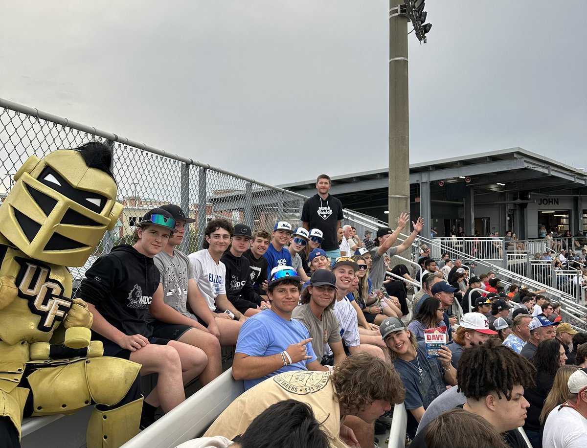 Some “off the field” team fun w/ the Varsity Bulldogs @ UCF/Stetson game. #MDCABaseball #SprimgBreak244