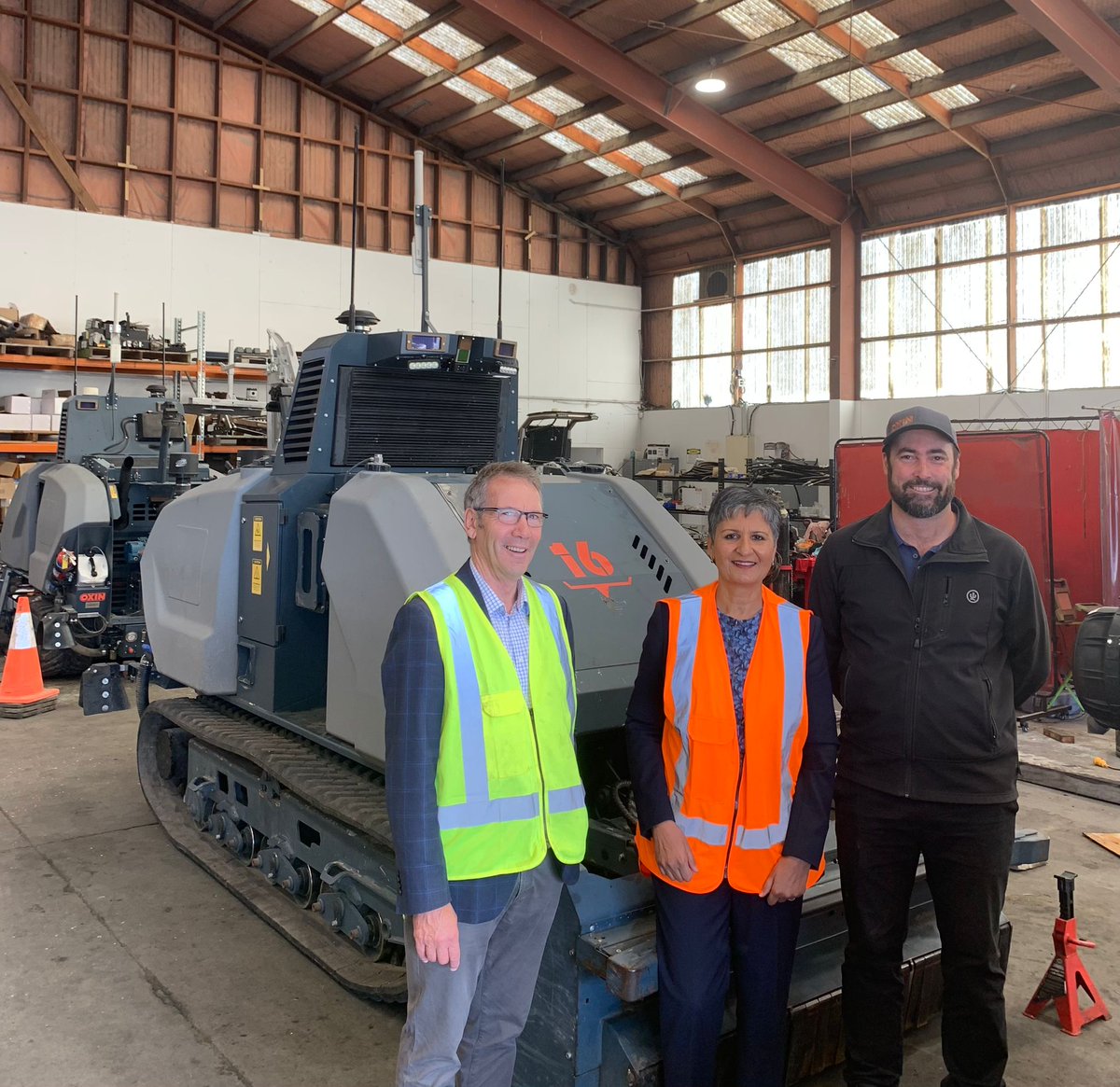 Smart Machine is a great example of kiwi innovation in viticulture🍷- with their autonomous tractor technology expanding into Australia. Thanks to Nick for giving us a tour of their operations, and to <a href="/stuartsmithmp/">Stuart Smith</a> for joining. #Marlborough