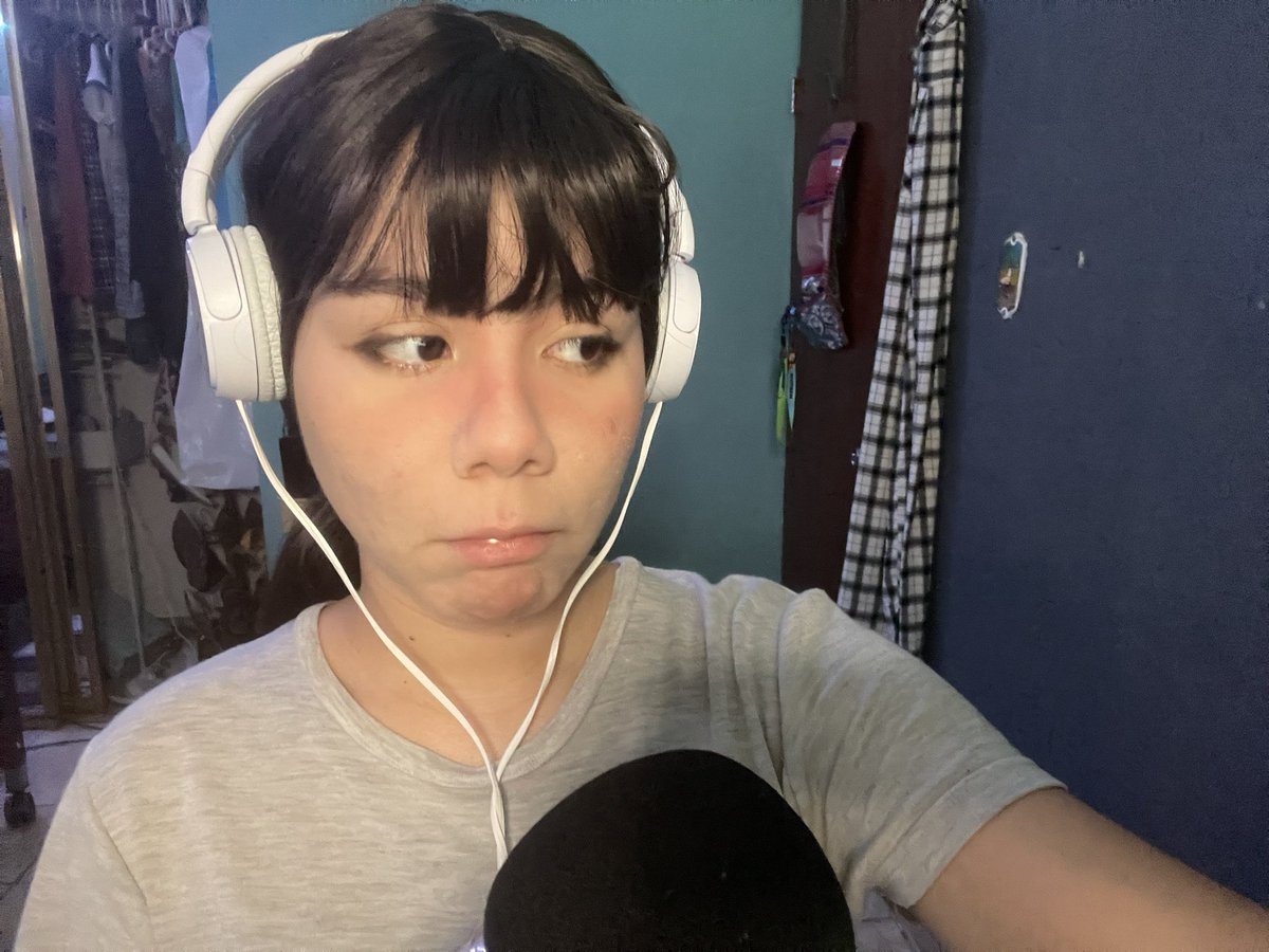 bluemisfitv's tweet photo. I’m not late, you are 😤
#bluecsd #nowlive 
https://t.co/nUmzHkjoOh

Doing 1 game by myself of Phasmophobia 🫣 https://t.co/hMq6E1ZXnc