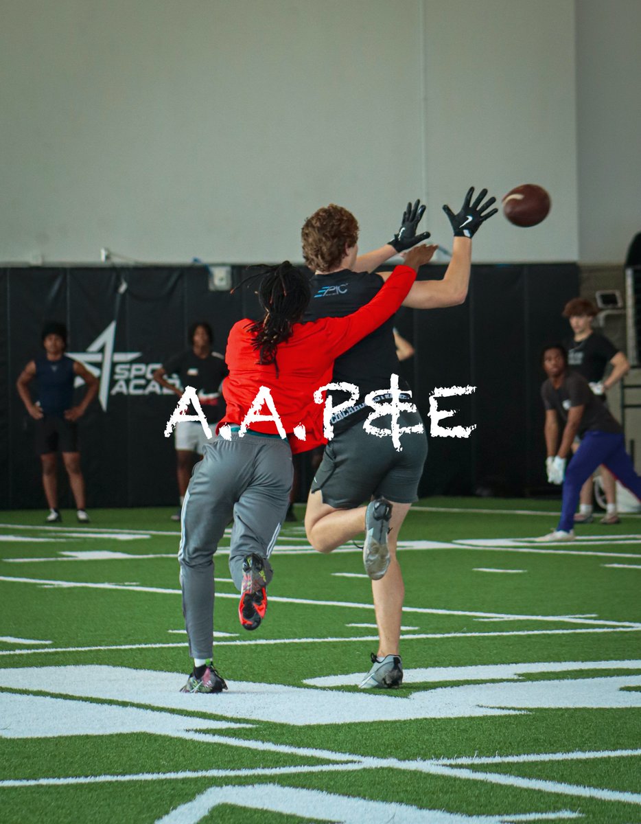 Alvarez_A_Photo's tweet photo. Training pictures 🏈
.
.
.
.
#football #highschoolfootball #collegefootball #trainingseason #viralpost #Repost https://t.co/eZHYbly4YR