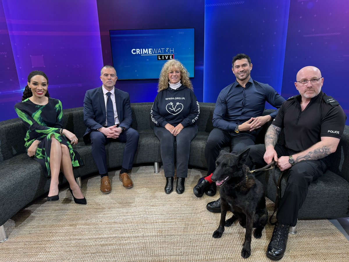 A huge thank you to the entire team @BBCCrimewatch today. @RavWilding and @MichAckerley were incredibly welcoming, as well as being genuinely interested in our work, the experiences of PC Stuart from @DerbysDogPolice and the exemplary career of RPD Buzz, (who behaved impeccably…