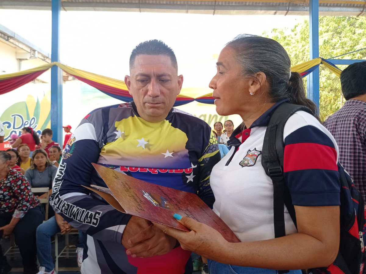 #13marzo | Atención #1x10DelBuenGobierno Nos fuimos a Carora a atender uno a uno los casos educativos reportados a través de la VenApp, cumpliendo lineamientos de nuestro presidente @NicolasMaduro ¡Juntos, somos más fuertes! @MPPEDUCACION @_LaAvanzadora #RumboAlFuturo