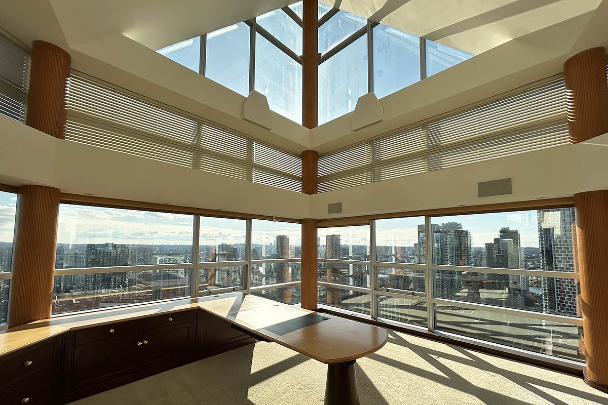 vadapmanagement's tweet photo. 7140 SF LUXURY PENTHOUSE ON 2 LEVELS AT THE RESIDENCES AT WALL CENTRE!

More info: https://t.co/qQwF46CqMa

#wallcentre
#penthouse
#penthouseviews
#penthouseliving
#penthouselife
#luxury
#downtownvancouver
#luxuryrental
#luxuryliving
#forrent
#vancouver
#rentwithadvent https://t.co/d5fSDilhYi
