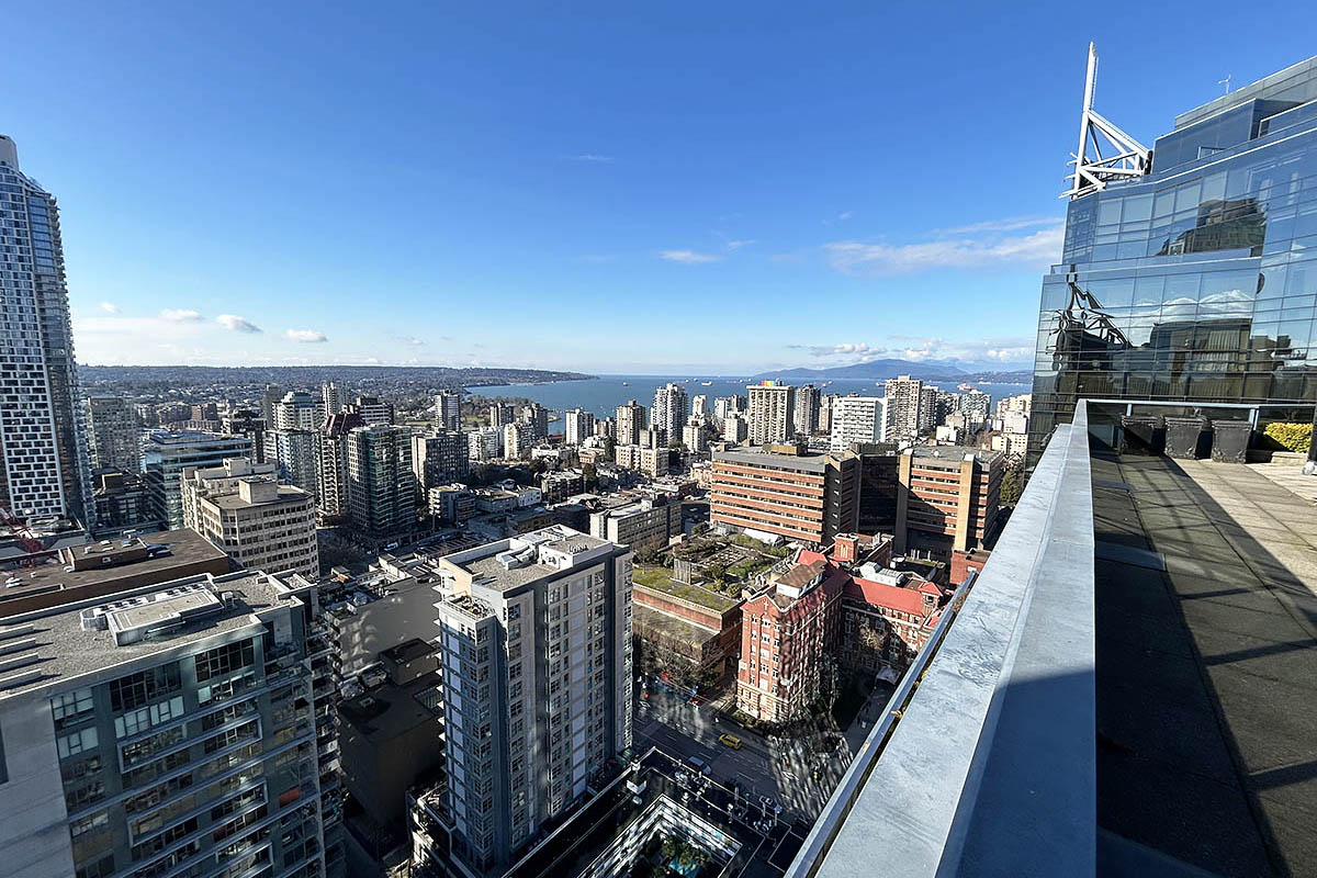 vadapmanagement's tweet photo. 7140 SF LUXURY PENTHOUSE ON 2 LEVELS AT THE RESIDENCES AT WALL CENTRE!

More info: https://t.co/qQwF46CqMa

#wallcentre
#penthouse
#penthouseviews
#penthouseliving
#penthouselife
#luxury
#downtownvancouver
#luxuryrental
#luxuryliving
#forrent
#vancouver
#rentwithadvent https://t.co/d5fSDilhYi