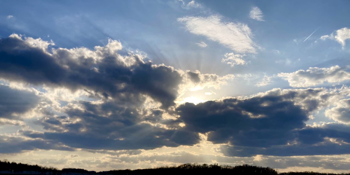 A beautiful afternoon in the Mid-South! @WMCFirstAlert  #tnwx