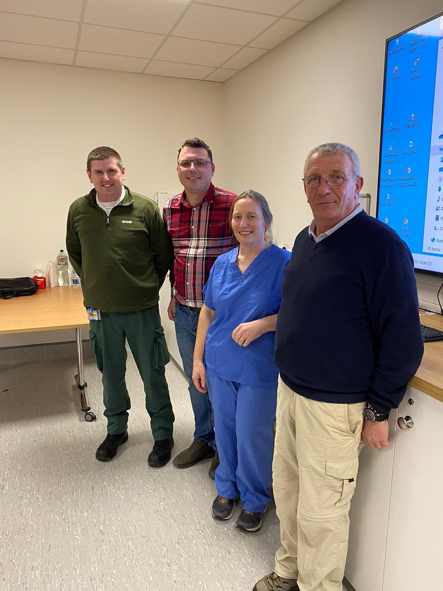 Delighted to be asked to attend the inaugural West Cork Prehospital mini grand rounds. Excellent example of inter-professional learning. Many thanks to @tiny023 for organising. Brilliant presentations from Mick Lynch AP, @FigherPetru AP and Dr.@RachelFellowes @AmbulanceNAS