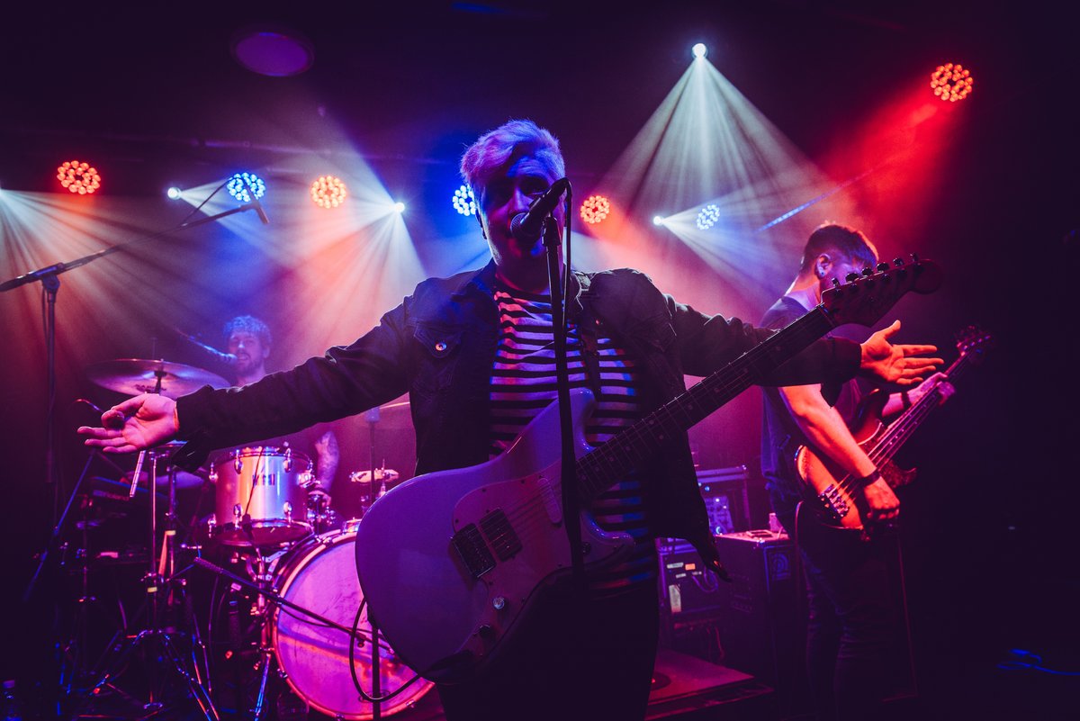 A week TODAY we start our run with our friends in <a href="/OurCityFires/">Our City Fires</a> 

Catch us at:
21/03 - <a href="/FrogAndFiddle/">The Frog & Fiddle</a> - Cheltenham  
22/03 - <a href="/eiger_studios/">Eiger Studios</a> - Leeds 
23/03 - <a href="/FirebugBar/">Firebug</a>  - Leicester 
24/03 - @Lepub - Newport 

GRAB YOUR TICKETS - allearsavow.com

🖤

📸: <a href="/ShotByBrock_/">Courtney Brock</a>