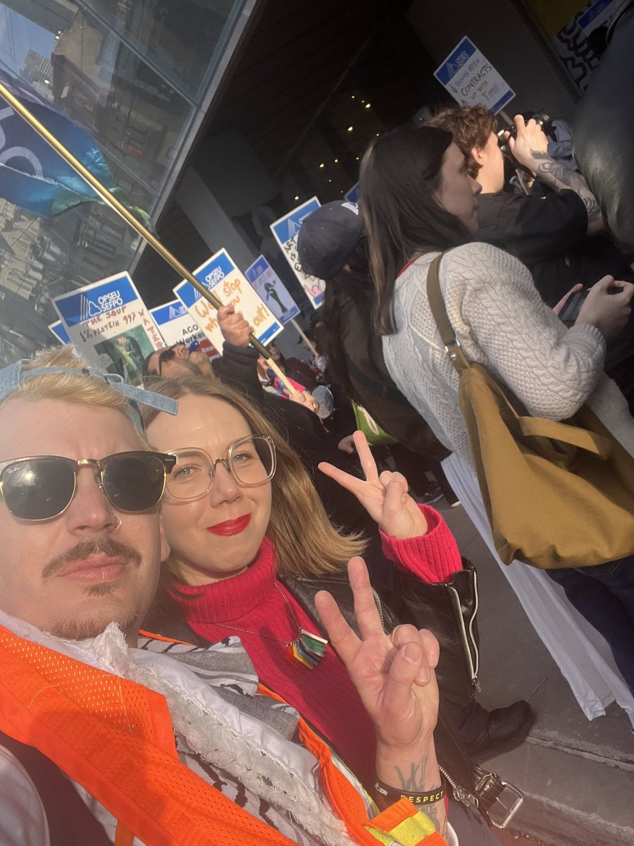 OPSEULocal503's tweet photo. HEY HEY
HO HO
@agotoronto has lots of dough

We know art is for everyone, and all workers deserves fair pay. So ask yourself how do you have one of the richest collections in the world, but your policies are bankrupt?

@OPSEU @OPSEUPYC https://t.co/xAwixXHeL0