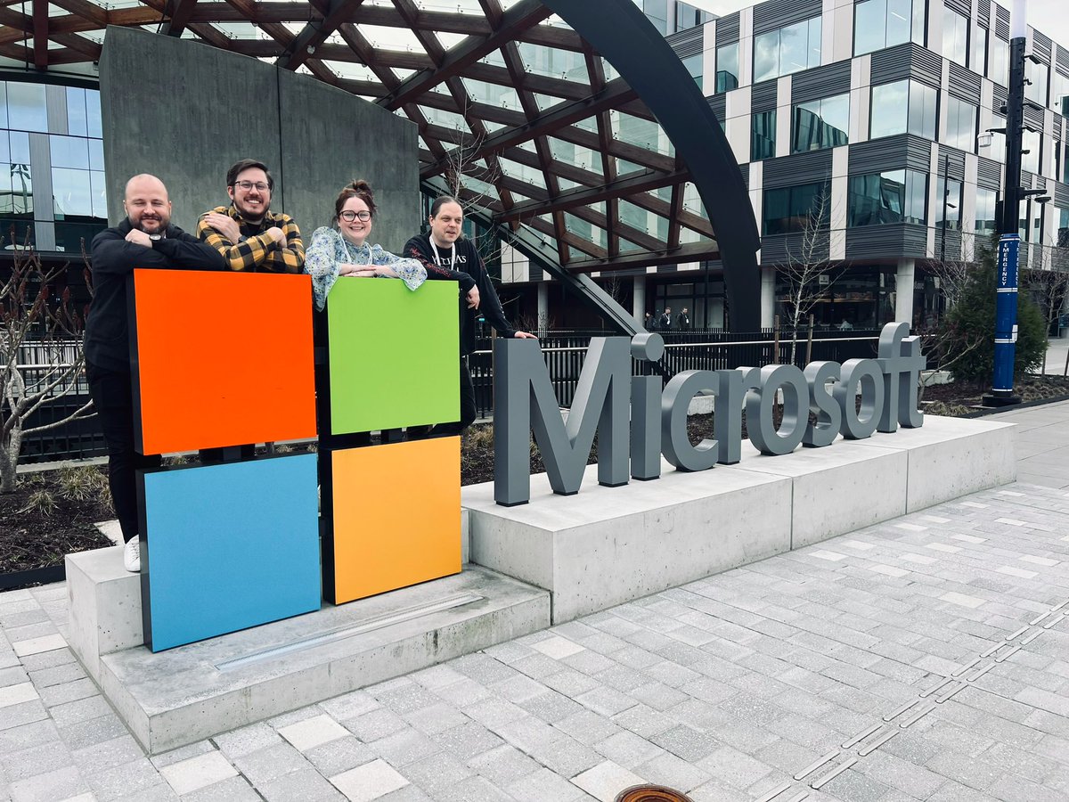 Look at this cute <a href="/KFConsulting/">Advania - Knowledge Factory</a> gang at MVP Summit 🥹🥹🥹🥹🙏🏻

#MVPBuzz #MVPSummit