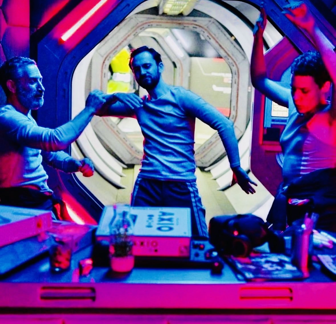 dcd728's tweet photo. #GeorgeBlagden and #castmates having #fun #BTS #Rubikon #movie https://t.co/7pf5bWMsWE