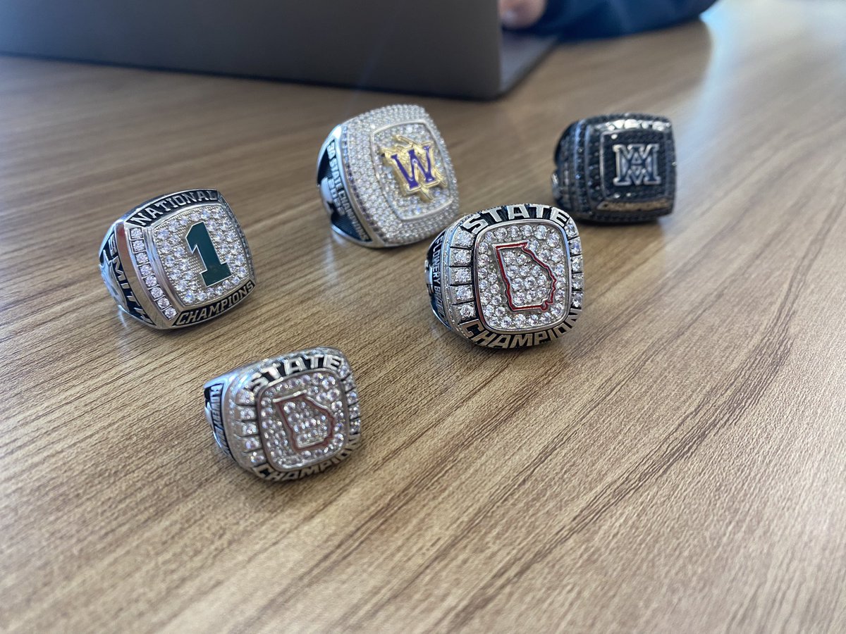 Jackson Moffit designing his #StateChamp ring today with 3rd Ascent 💍