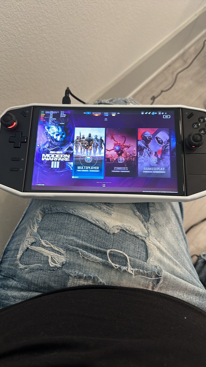 Sitotank's tweet image. Anyone down to play MW3 

Got My Lenovo Legion Go ready