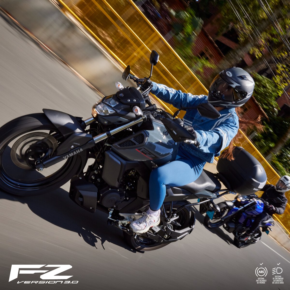 yamahacolombia's tweet photo. 🏍️Con la nueva Yamaha #FZV3 cada curva se convierte en una oportunidad para encontrar ese equilibrio único.
FZ versión 3.0, con su diseño robusto y desempeño excepcional, experimenta la verdadera esencia de la libertad en dos ruedas.
#RideEveryLife #FZV3 #YamahaColombia https://t.co/YFtbVFNPG8
