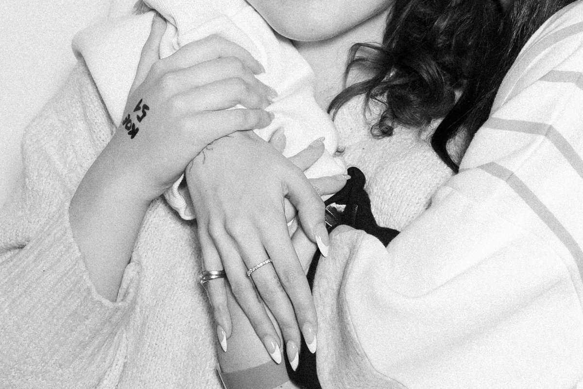 sab💌 (@uholdingthegun) on Twitter photo 