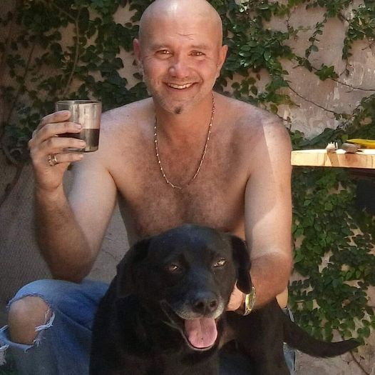 CuervoMatador's tweet photo. Mariano Bongiorno Valcarce, hoy fue BONO a tu encuentro.
@CafeCiclon  
Siendo las 4 am de este 13/3/24 BONO va para allá, sé que ese encuentro va a ser maravilloso.
Ya nos juntaremos en algún momento AMIGO.
Se te extraña Marian https://t.co/KorfqTEPnK