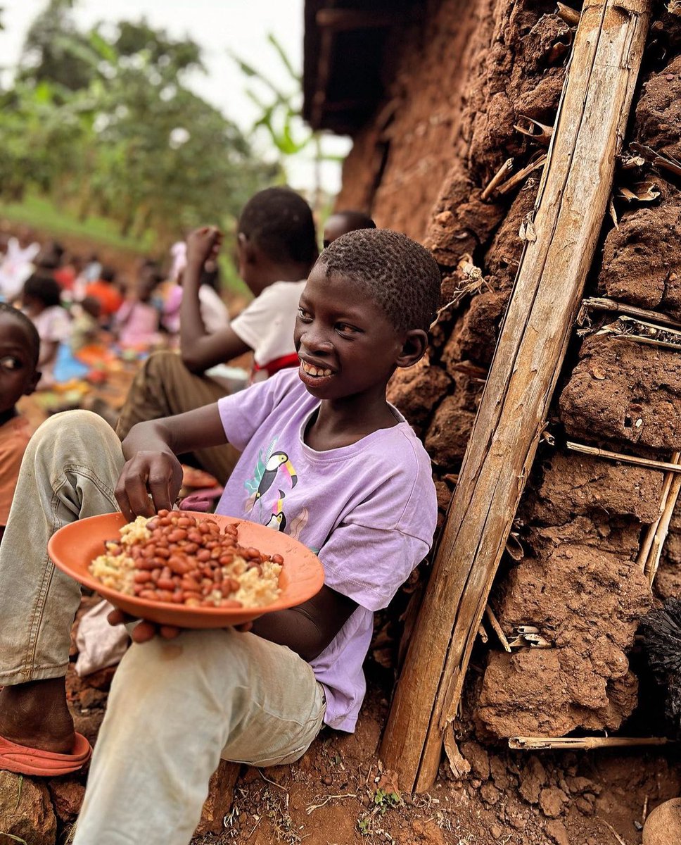 UgandaCentered's tweet photo. "Imagine facing hunger, illness, and hardship alone as a child. Your donation can provide hope and support to vulnerable African children who need it most. Together, we can make a difference in their lives and show them they are not alone. Please donate today. 🌍💙 #SupportChild https://t.co/S93obujO1e
