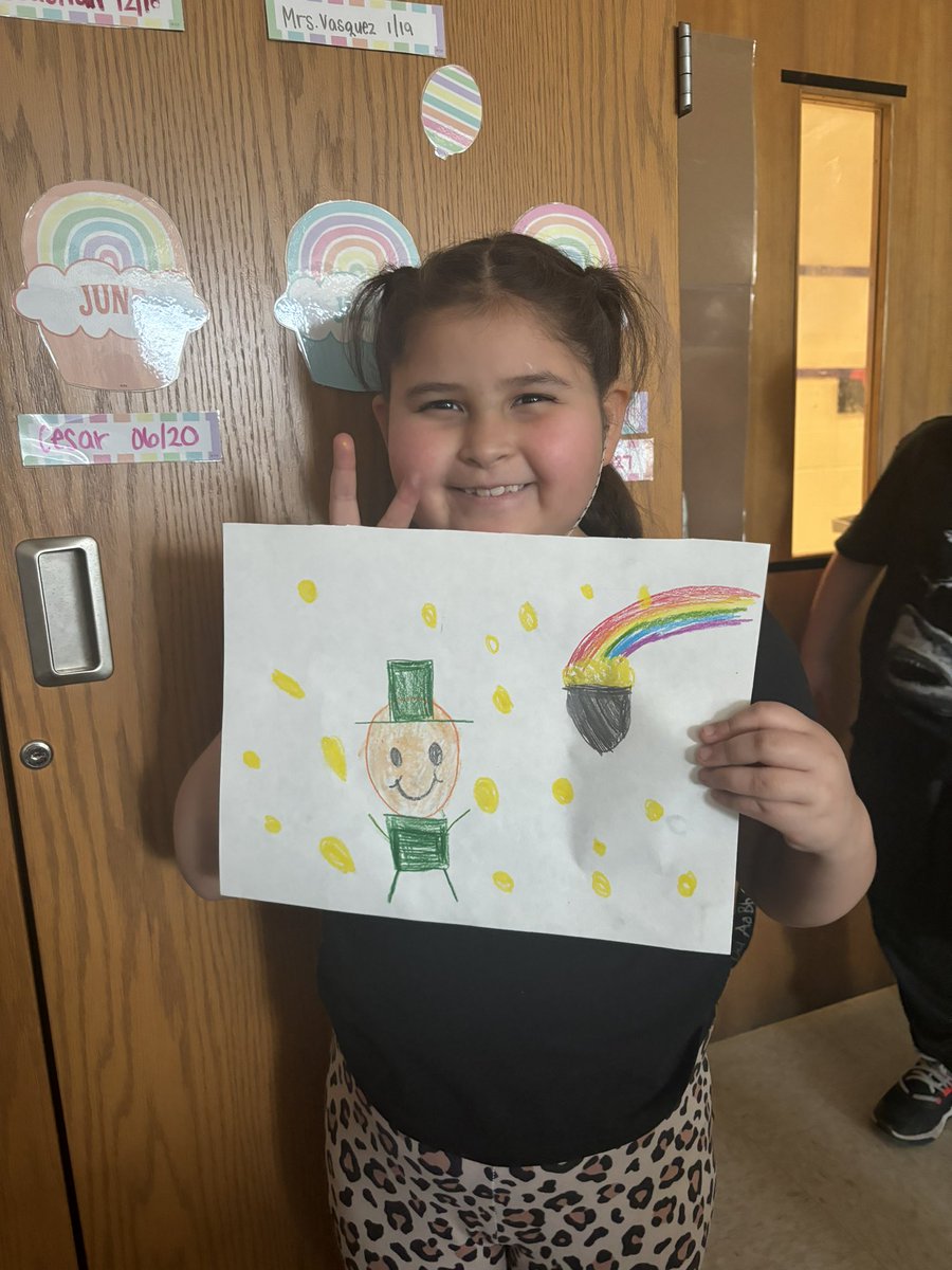 msgalloteaches's tweet photo. Getting ready for St. Patrick’s day with our directed drawing videos ! https://t.co/l8PLdsry79