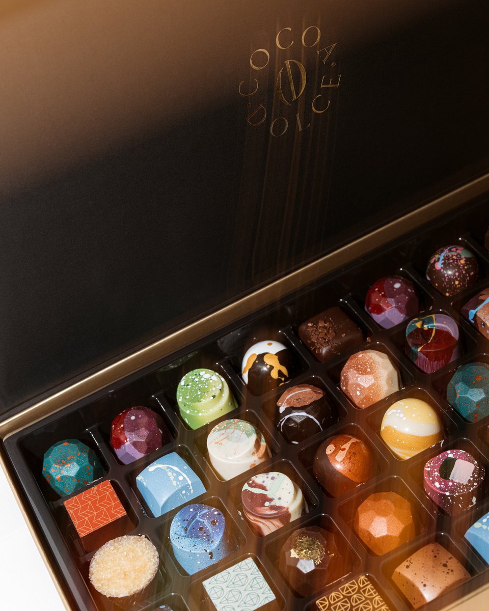 fblasvegas's tweet photo. Luxury is in the details at Cocoa Dolce, a family-owned business crafting award-winning artisan chocolates. Stop by their shop at Fontainebleau Las Vegas and customize your very own box.  #CocoaDolce #FontainebleauLasVegas https://t.co/F4YldehSWS