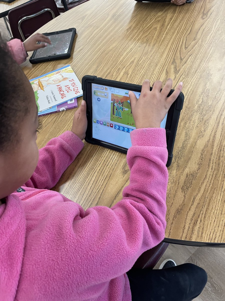 Maria McCardle tweet media