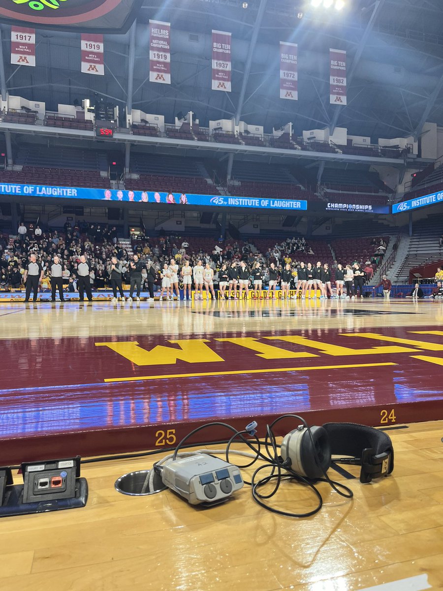 I’ve been to six state tournaments, but this is the most I’ve ever fangirled. So excited for this opportunity for the second year in a row! Go Jackets! 🐝📣