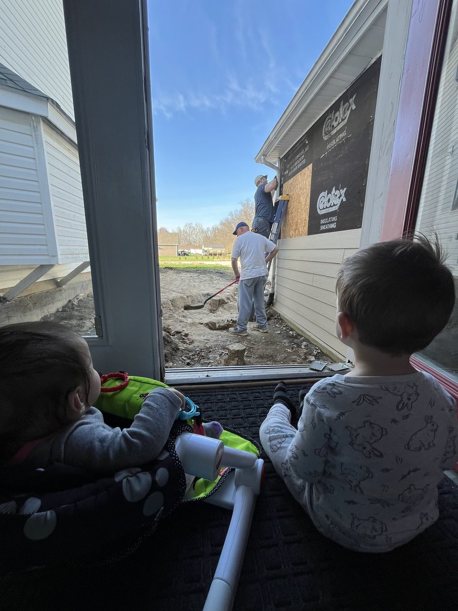 A little preview of our spring/summer/fall entertainment. Vida and Chase are supervising, of course. Love watching <a href="/Derick_Fabert/">Derick Fabert</a> make our house so nice.