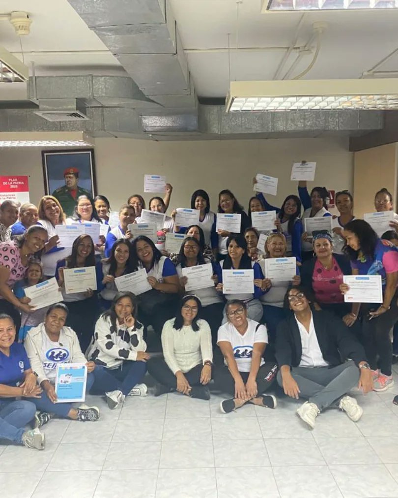 yramae1971's tweet photo. Entérate #13demarzo #UTGUCARABOBO  Docentes Investigadoras  y Tutora Regional de Educación Inicial en formación del Curso Cuidado del Desarrollo Infantil-UNICEF-MPPE articulado con el equipo de  CDCE Carabobo @SomosUnem @mppeducacion @mppeduniv @inicialunemcarabobo @UtguUnem https://t.co/SZUVEtugnI