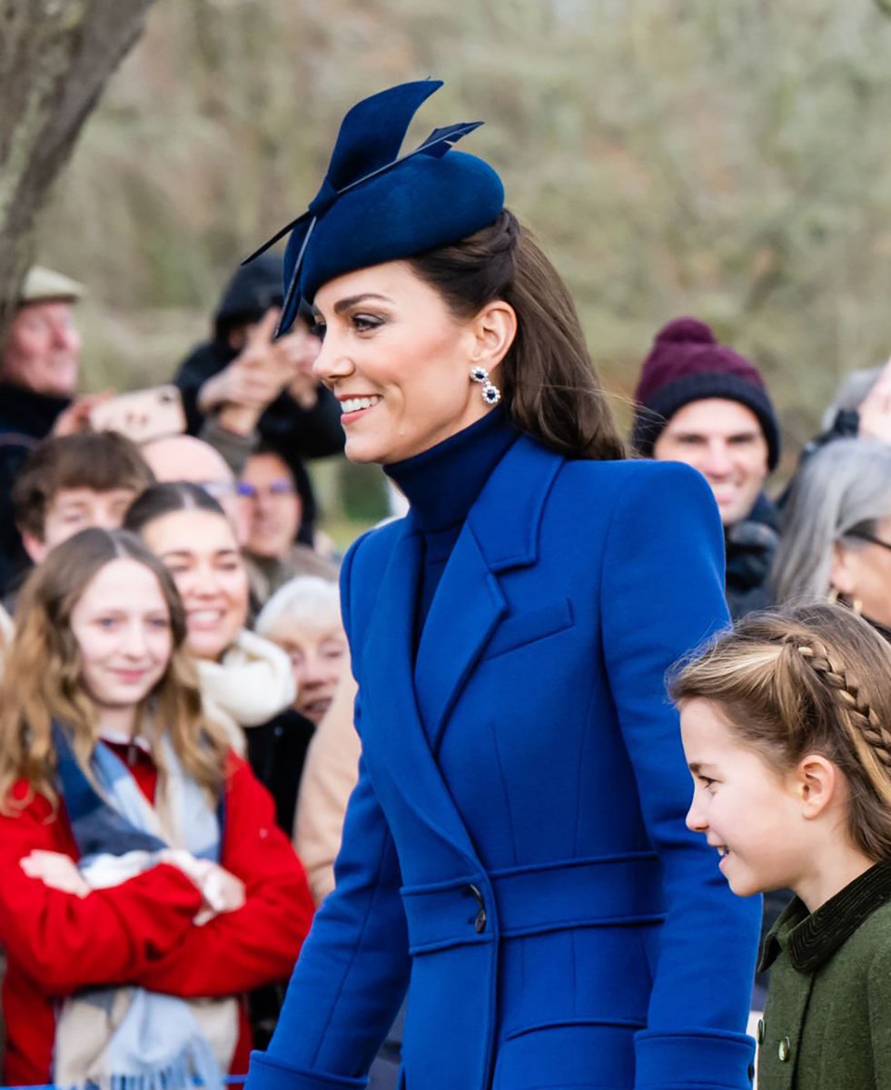 dieworkwear's tweet photo. looks like this kate middleton photo has also been doctored https://t.co/R2jGQ8Hh5e