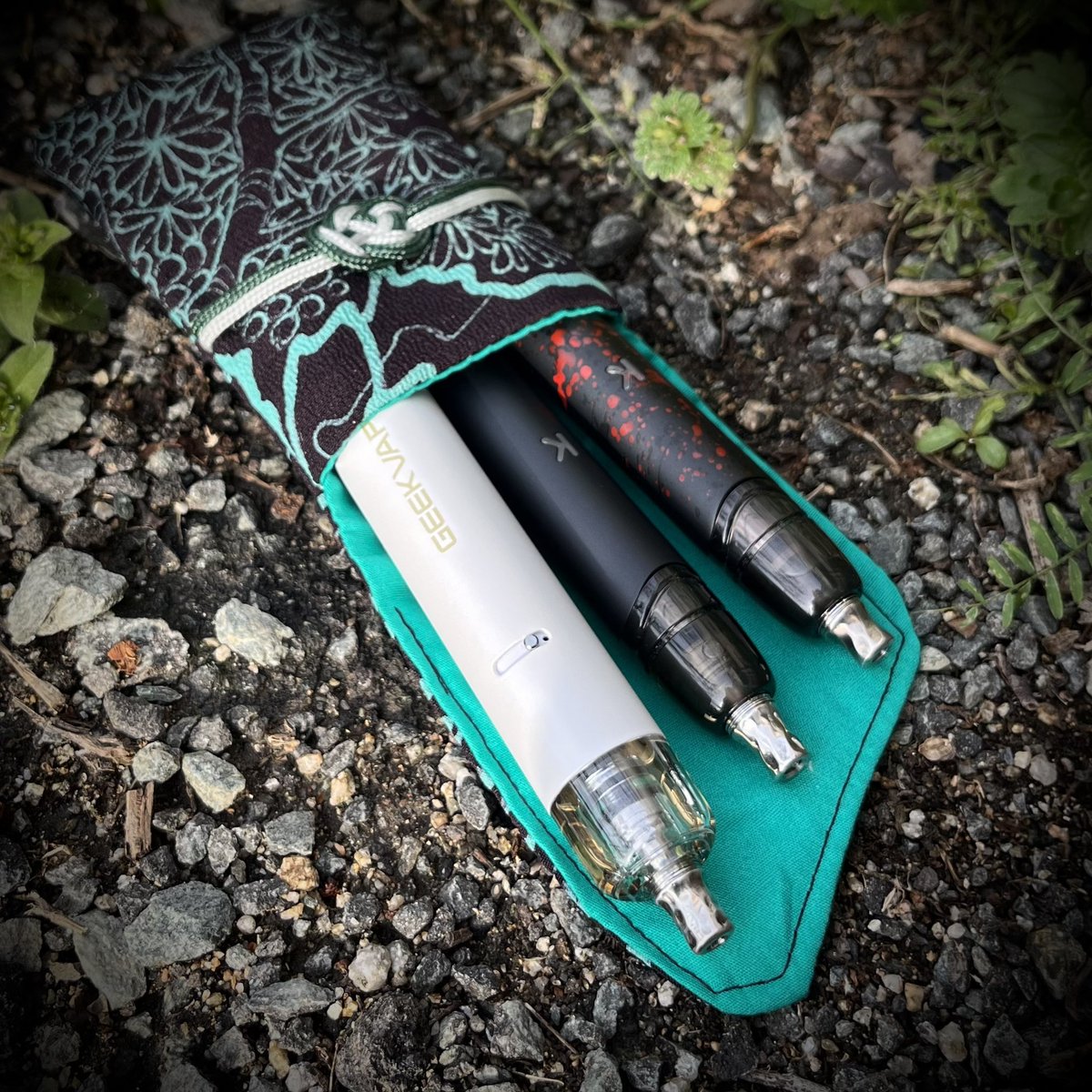 marbLSAssistant's tweet photo. 白もいいな〜
クリアタンクでドリチが見えるのが👌

とりあえず全部蜻蛉切に😎

@vapeline082 
#buzzvape
#415mod https://t.co/9q63zNsX04