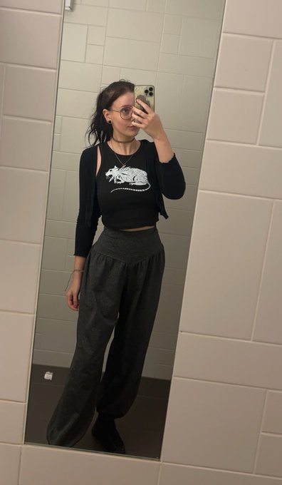 Toilet selfie to show my outfit https://t.co/emQmzarA6W