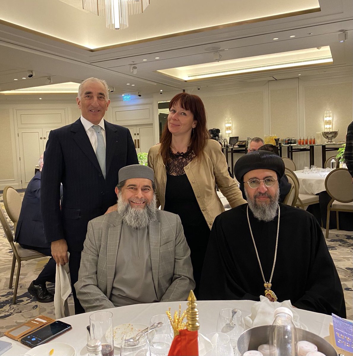 rsopher's tweet image. Thank you @UAEEmbassyUK for hosting a wonderfully diverse Iftar gathering: 
رمضان كريم Ramadan Kareem to my friend @IbrahimMogra and all those observing the month. 
And good to see @Woolf_Institute and @BishopAngaelos