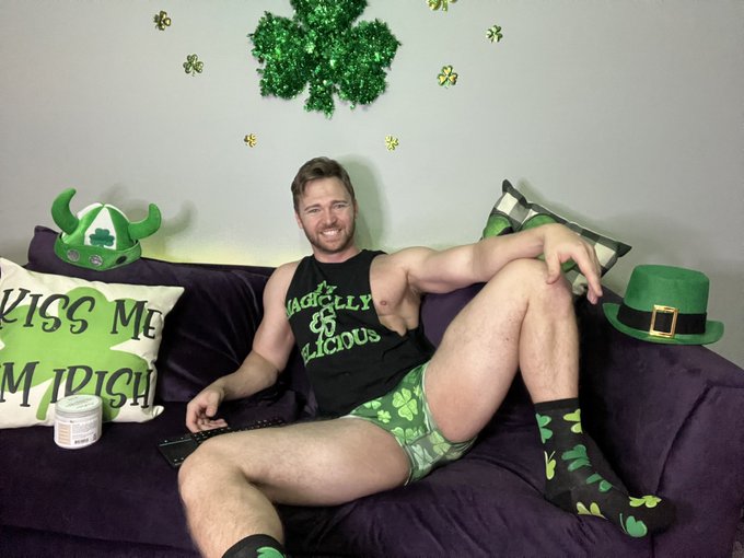 Online for Day 1 of Shamrocks 🍀 Let&rsquo;s get lucky tonight and back to the top! Let&rsquo;s hit a bingoooooo or