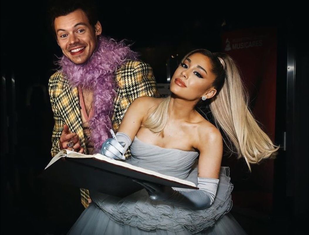 hspeeta's tweet photo. como deitar pra hariana (ariana grande e harry styles) - uma thread mais atualizada https://t.co/NwgPhNOAVo