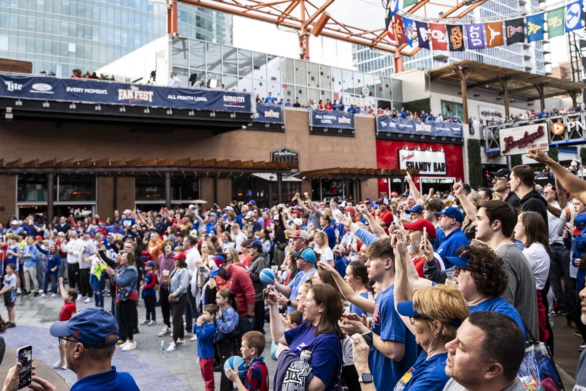 #JayhawkNation showed out in KC 🤩