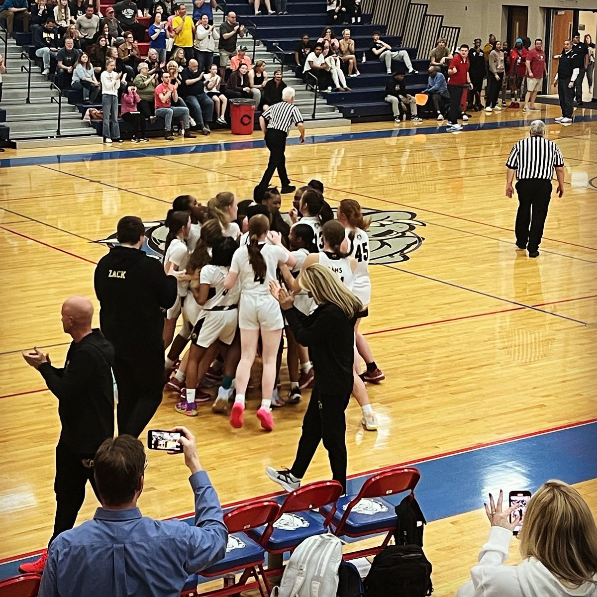 HoltPublicSch's tweet photo. Regional Champs! Holt 50 - Portage Central 39! #gohps https://t.co/s1qToVuwH6